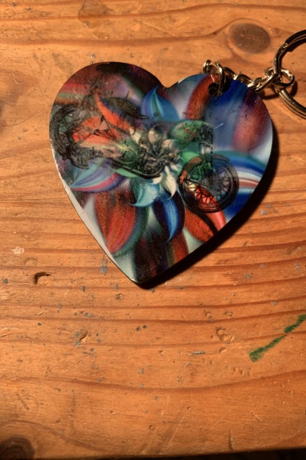 Heartful flower keychain